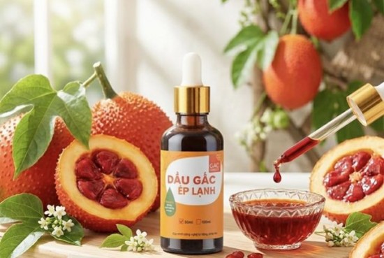 Một chai dầu gấc nhỏ để nâng cấp cả bữa ăn mỗi ngày